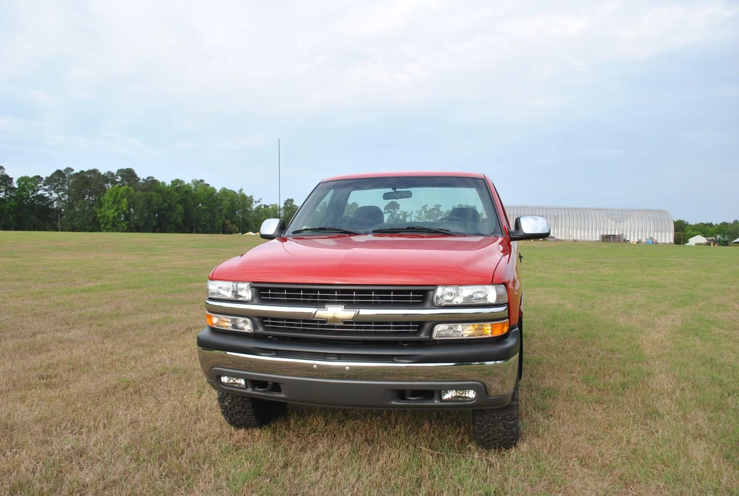 2000 Chevrolet Silverado 1st Gen - Image 2 of 31