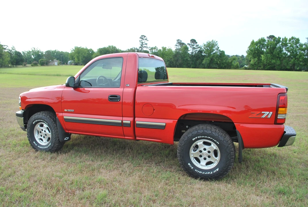 2000 Chevrolet Silverado 1st Gen - Image 6 of 31
