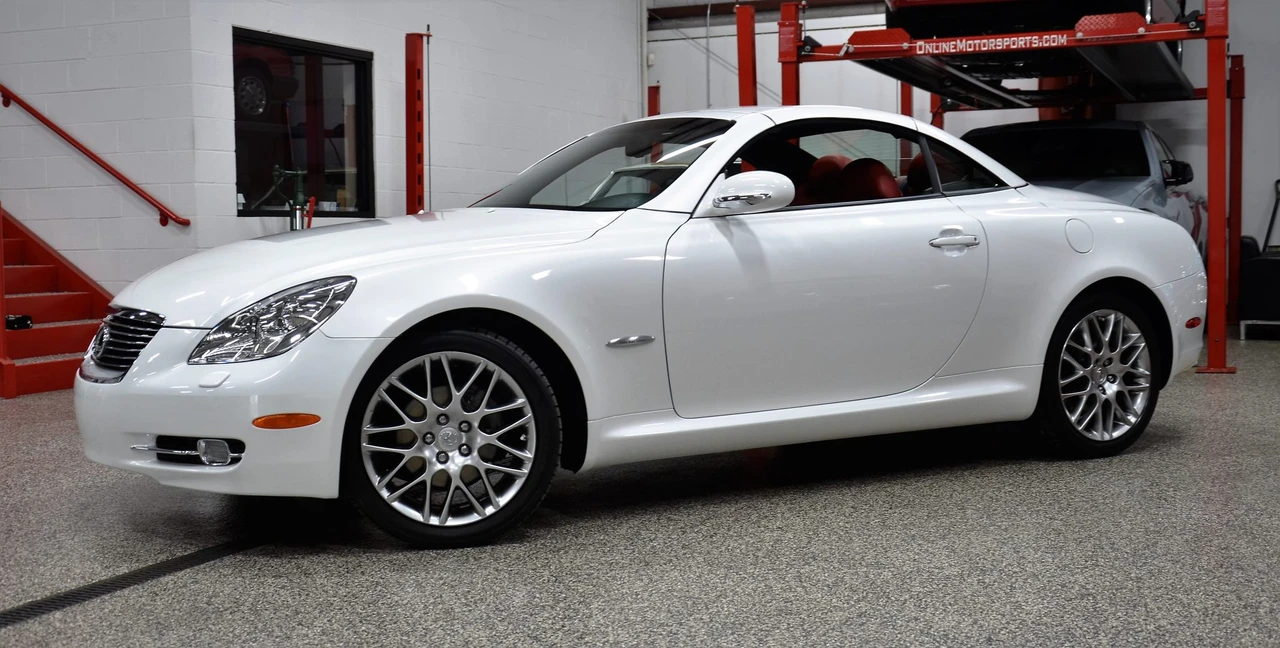 2007 Lexus SC430 - Image 2 of 31