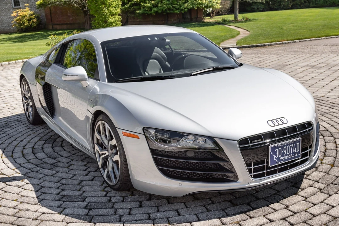 2010 Audi 42 R8 - Image 1 of 31