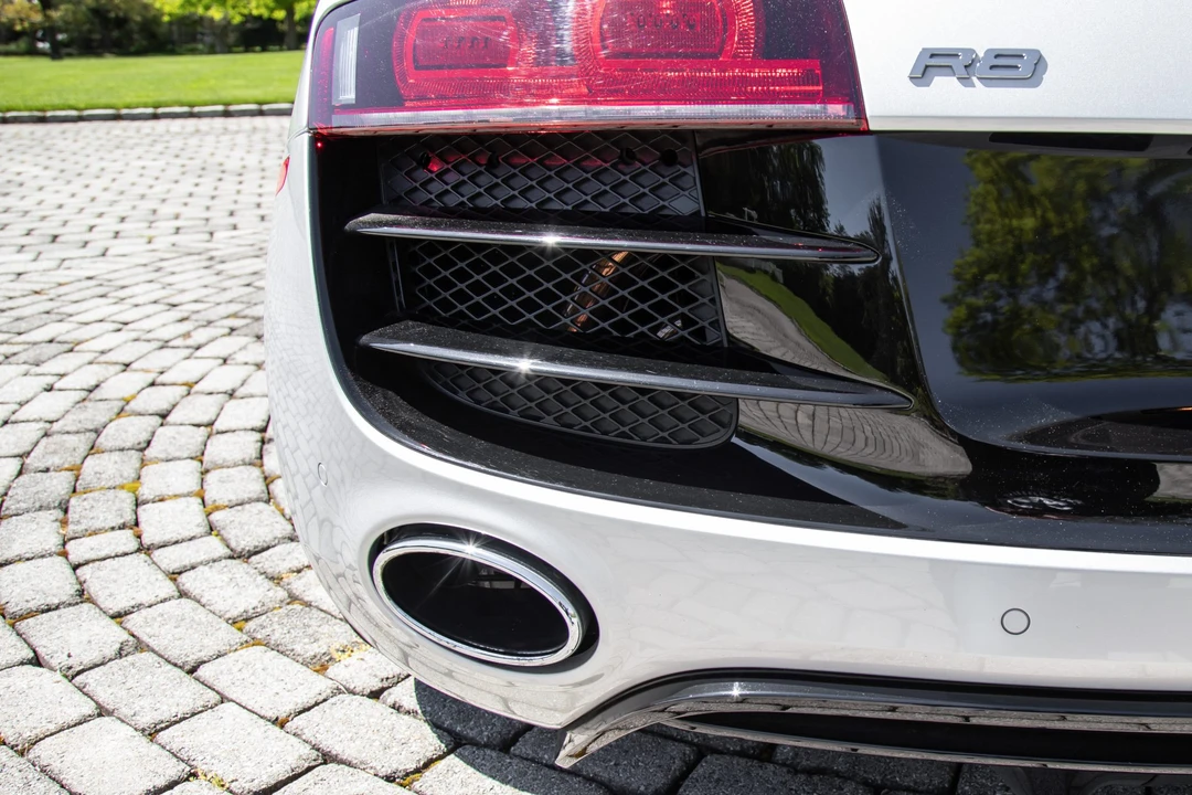 2010 Audi 42 R8 - Image 16 of 31