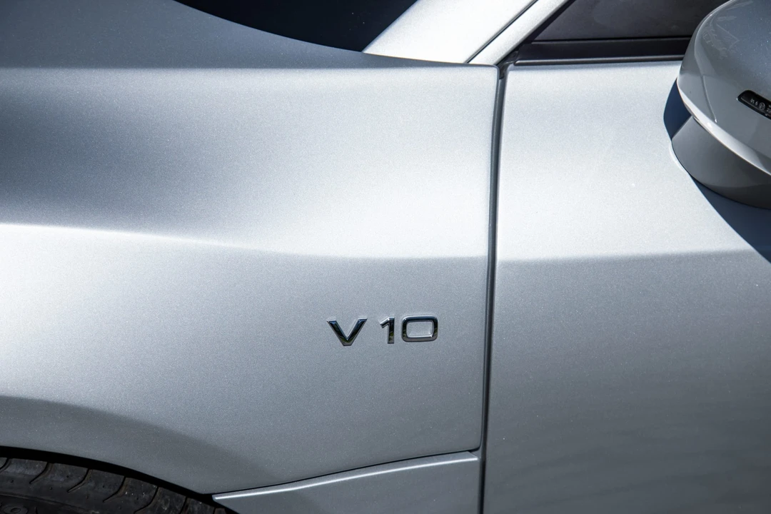 2010 Audi 42 R8 - Image 24 of 31