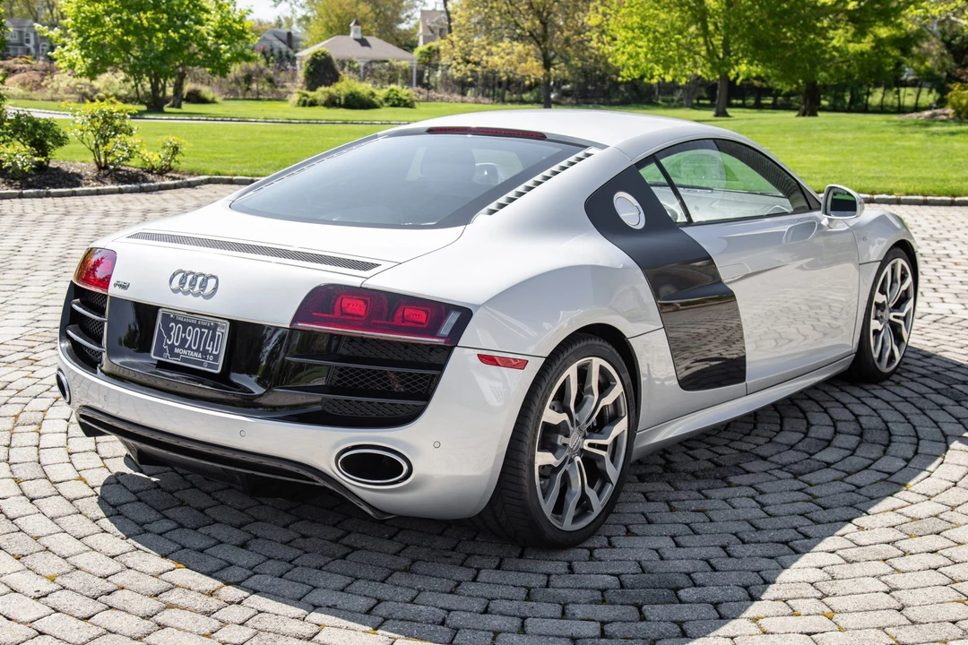 2010 Audi 42 R8 - Image 6 of 31
