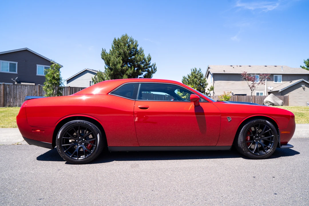 2015 Dodge Challenger SRT Hellcat 3rd Gen - Image 9 of 31