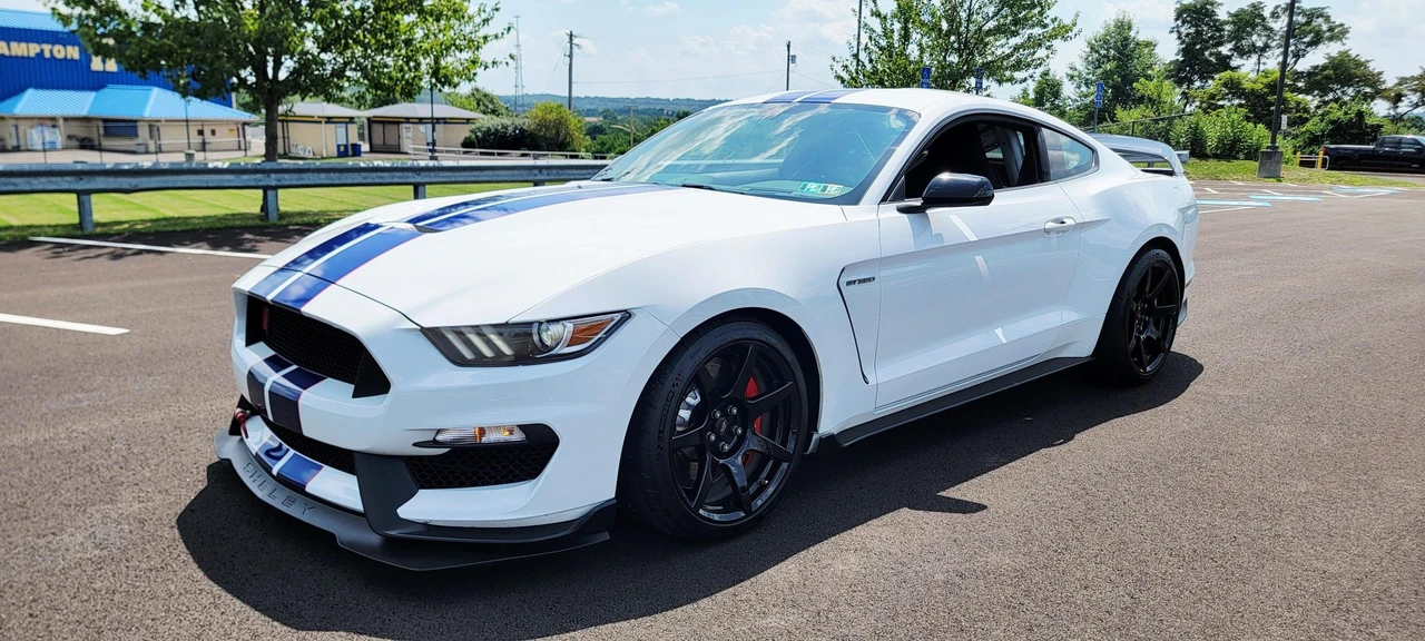 2016 Ford S550 Shelby Mustang GT350R - Image 2 of 31