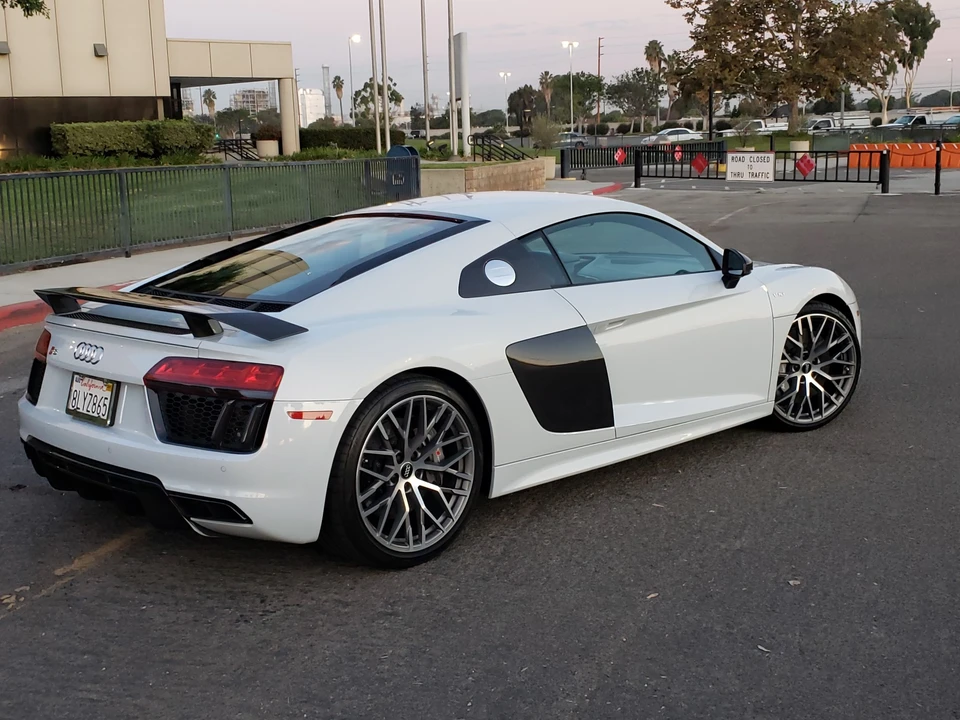 2017 Audi 4S R8 - Image 13 of 31