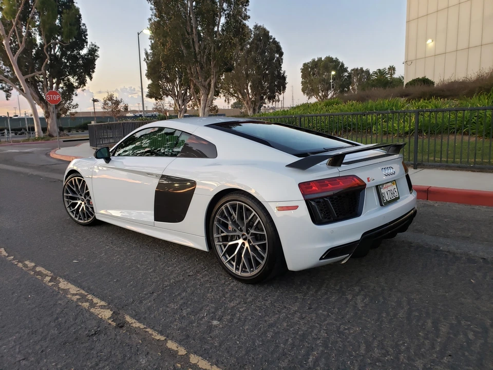 2017 Audi 4S R8 - Image 8 of 31
