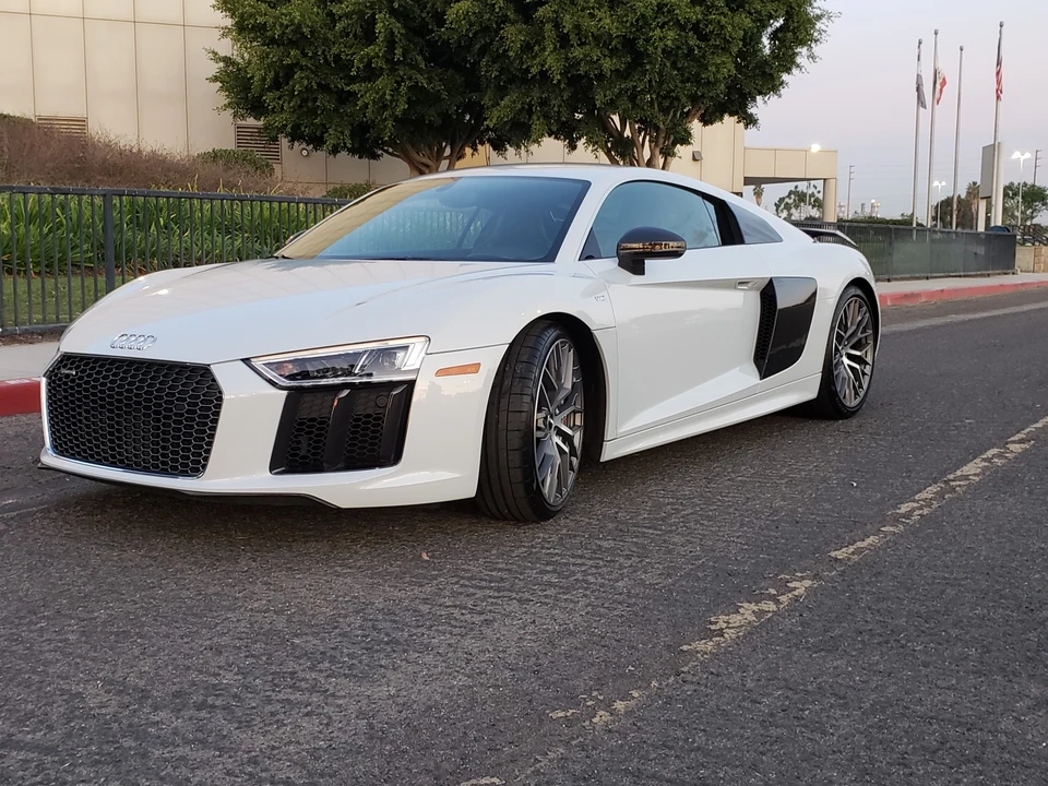 2017 Audi 4S R8 - Image 2 of 31