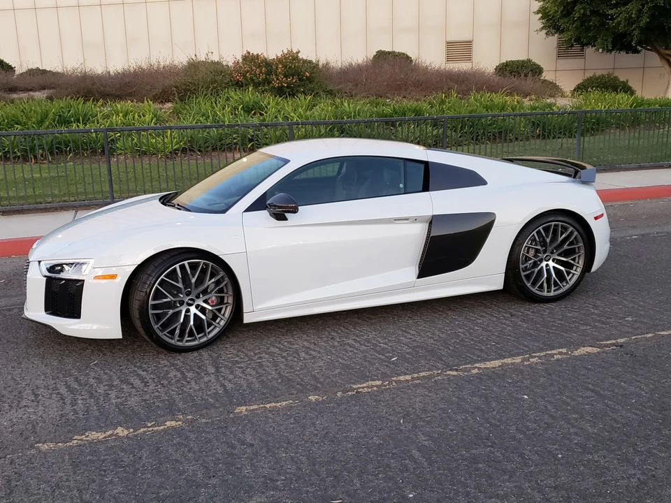 2017 Audi 4S R8 - Image 3 of 31