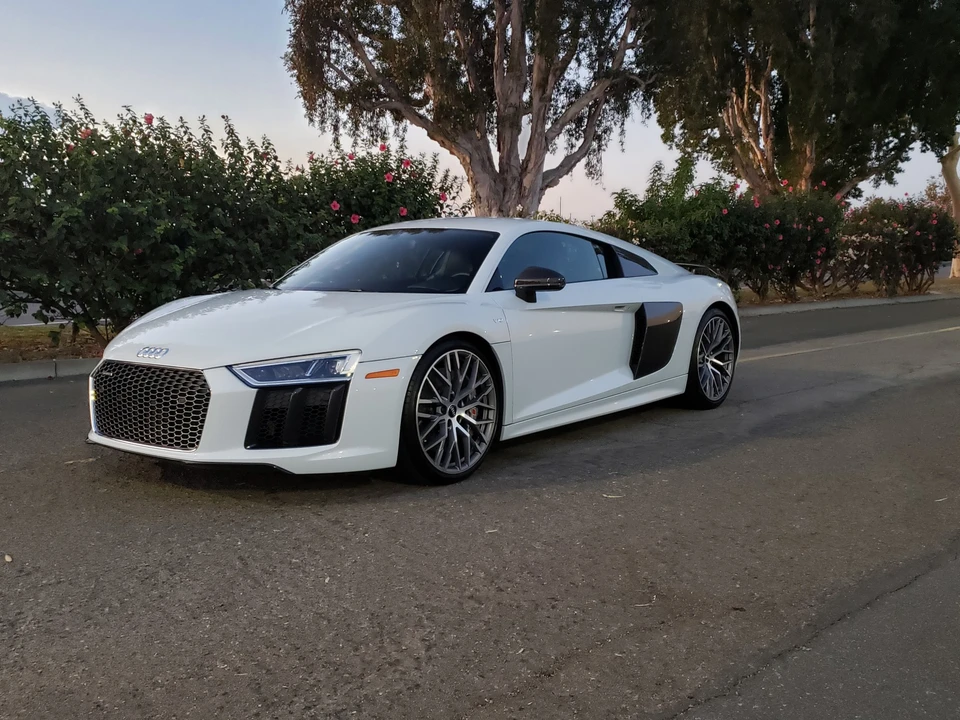 2017 Audi 4S R8 - Image 6 of 31