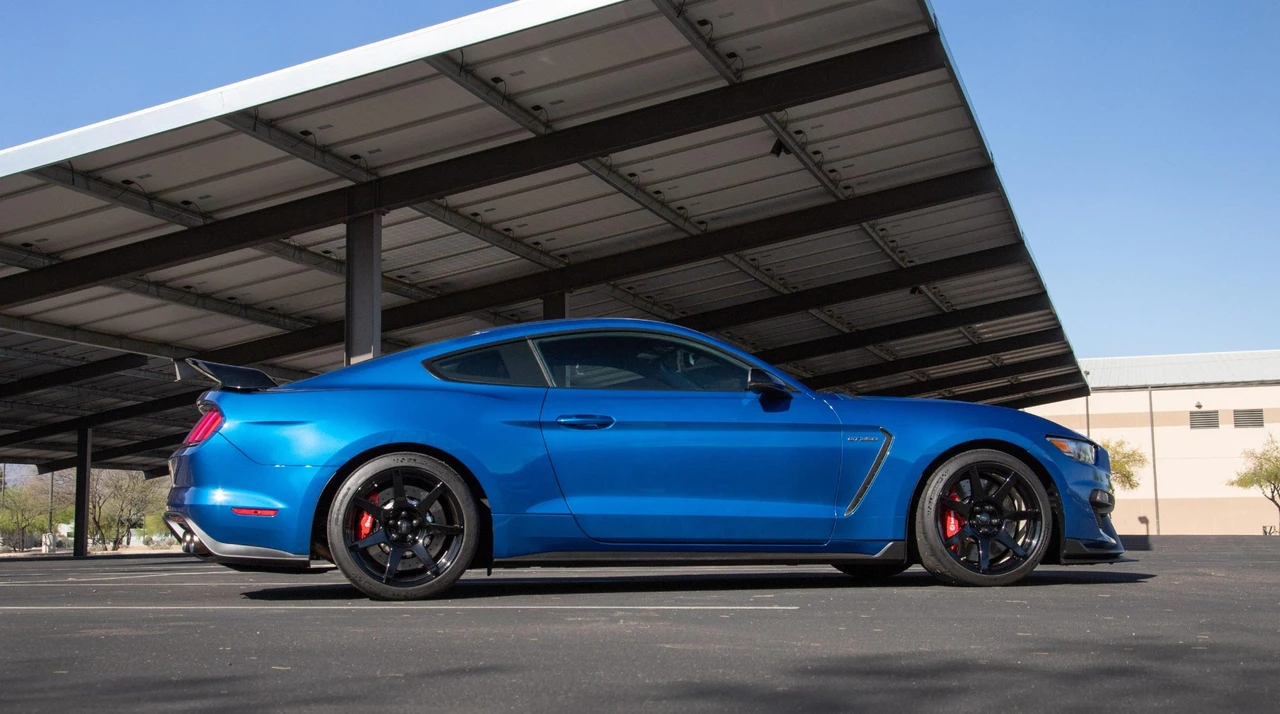 2017 Ford S550 Shelby Mustang GT350R - Image 10 of 31