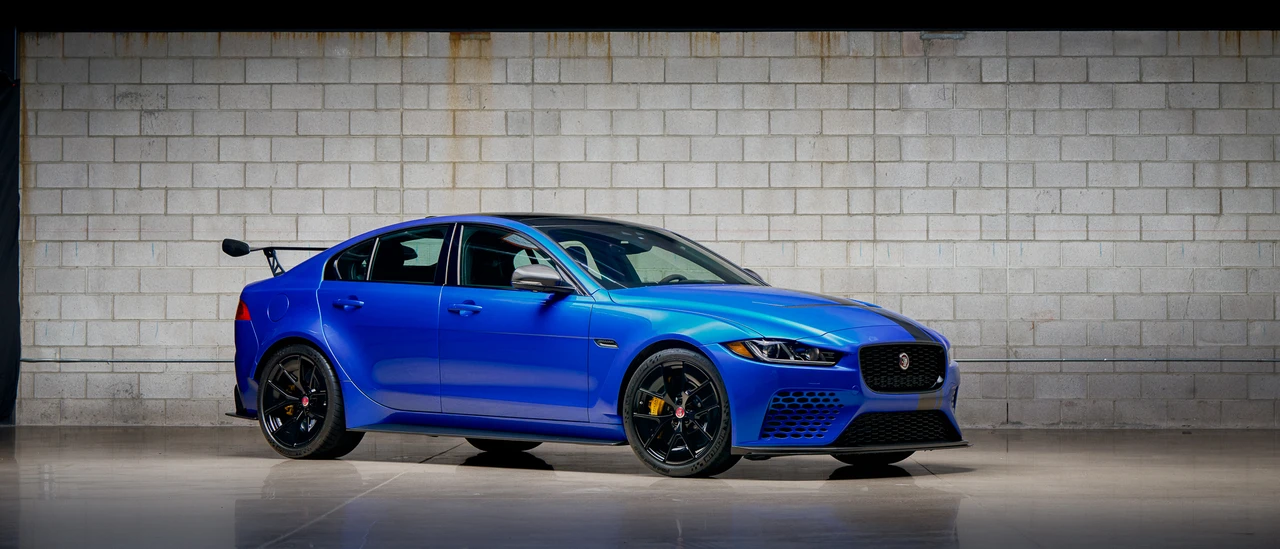 2019 Jaguar XE - Image 28 of 31