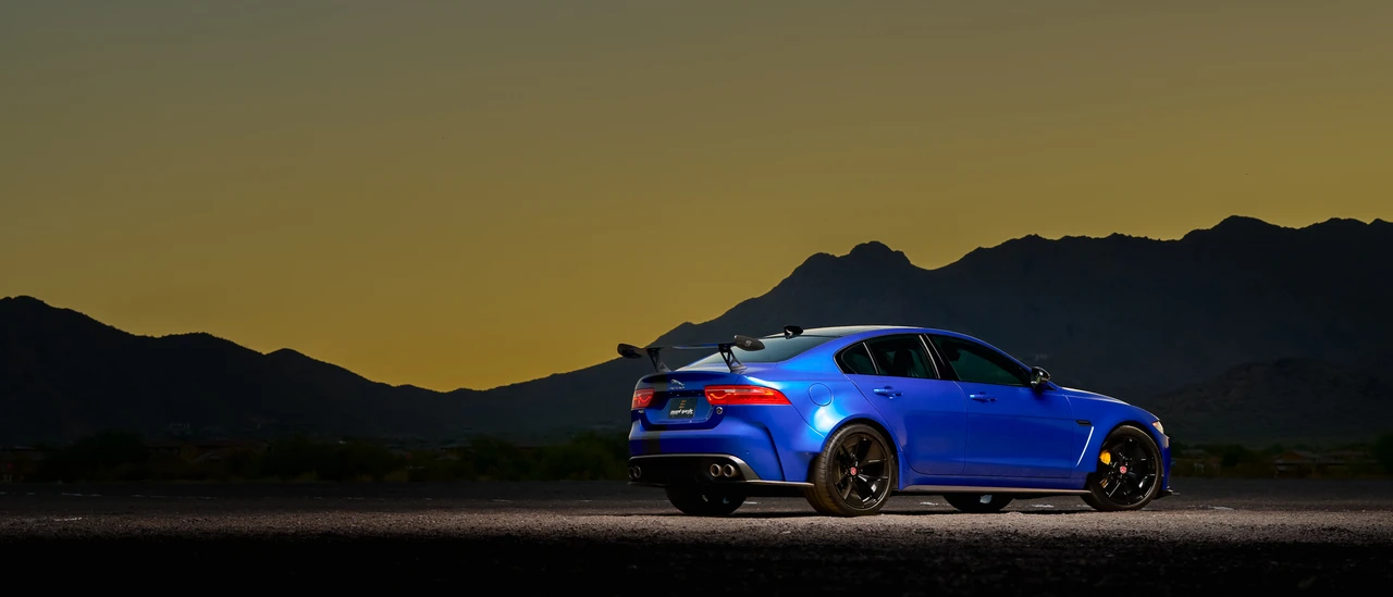 2019 Jaguar XE - Image 16 of 31
