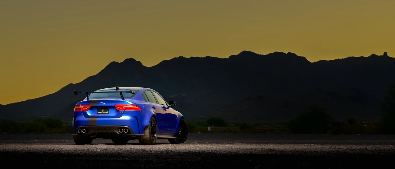 2019 Jaguar XE - Image 17 of 31