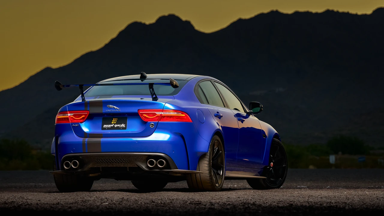 2019 Jaguar XE - Image 19 of 31