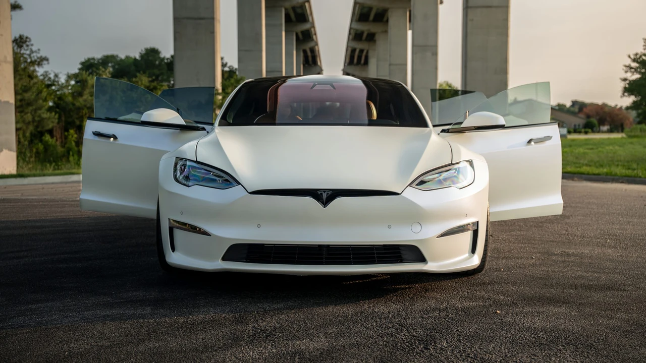 2021 Tesla Model S Plaid - Image 4 of 31