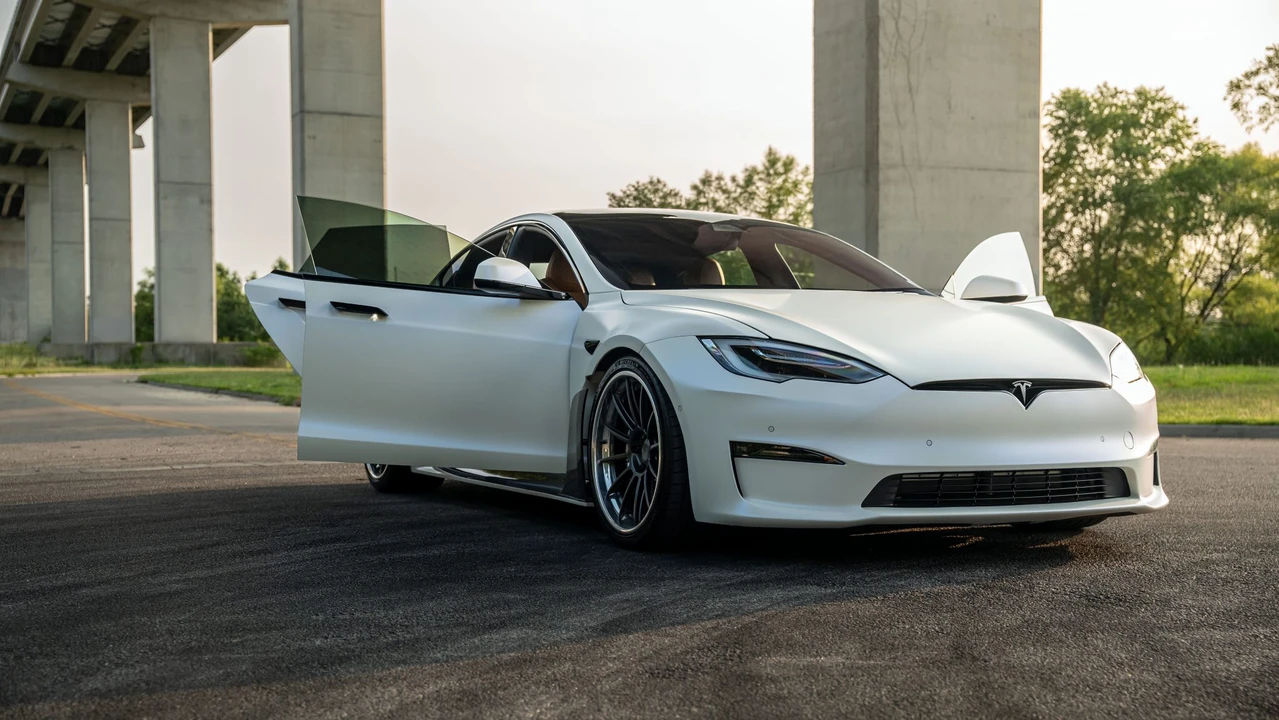2021 Tesla Model S Plaid - Image 12 of 31