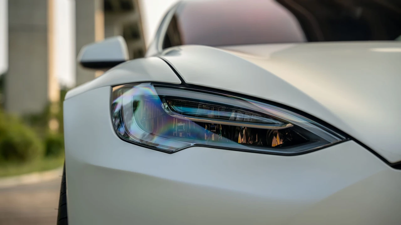 2021 Tesla Model S Plaid - Image 13 of 31