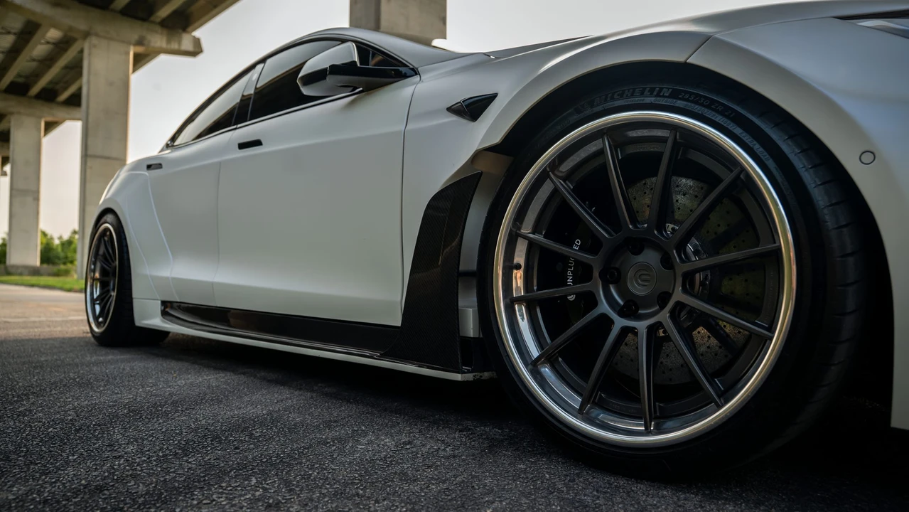 2021 Tesla Model S Plaid - Image 29 of 31