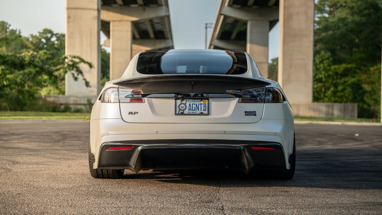 2021 Tesla Model S Plaid - Image 11 of 31