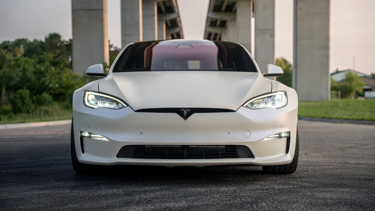 2021 Tesla Model S Plaid - Image 3 of 31