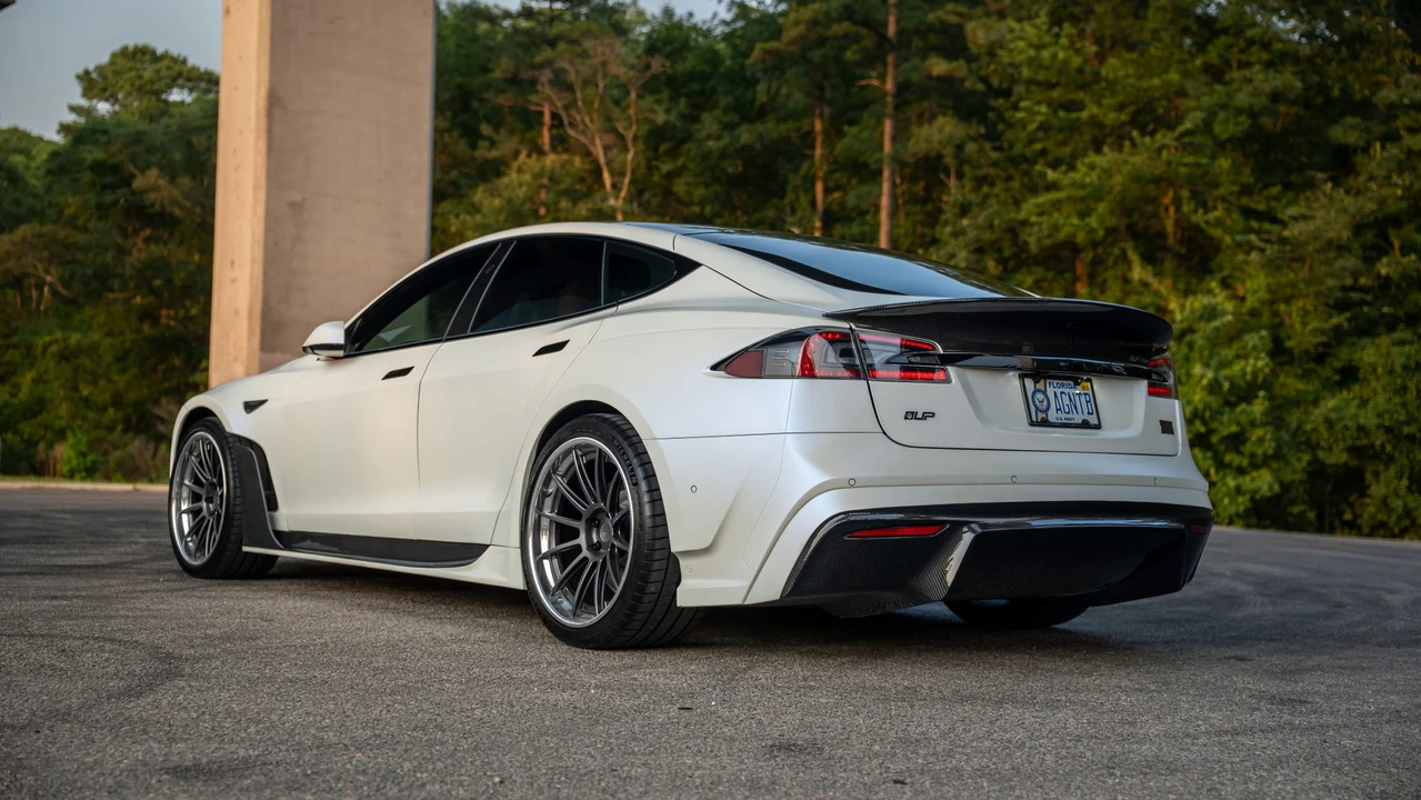 2021 Tesla Model S Plaid - Image 8 of 31