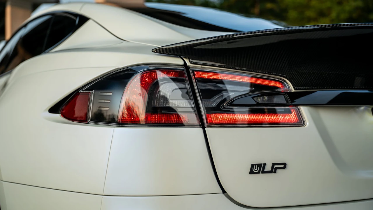 2021 Tesla Model S Plaid - Image 22 of 31