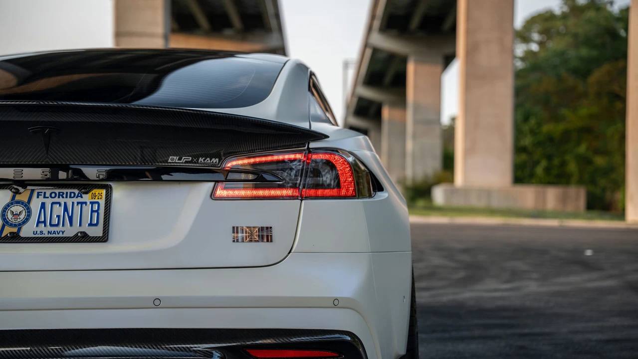 2021 Tesla Model S Plaid - Image 25 of 31