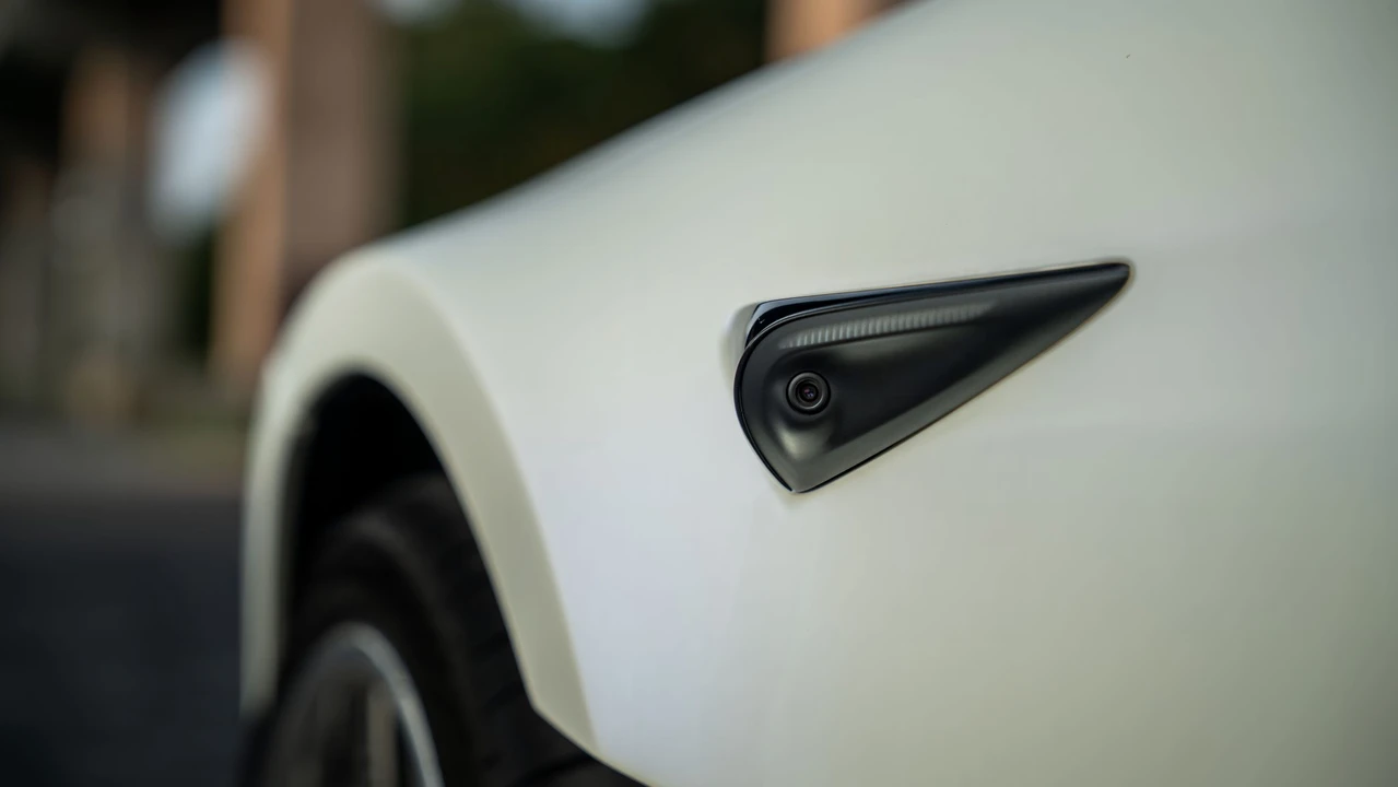 2021 Tesla Model S Plaid - Image 17 of 31