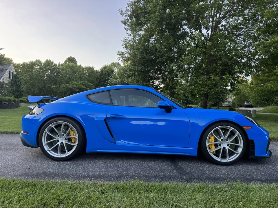 2023 Porsche 718 Cayman GT4 - Image 10 of 31