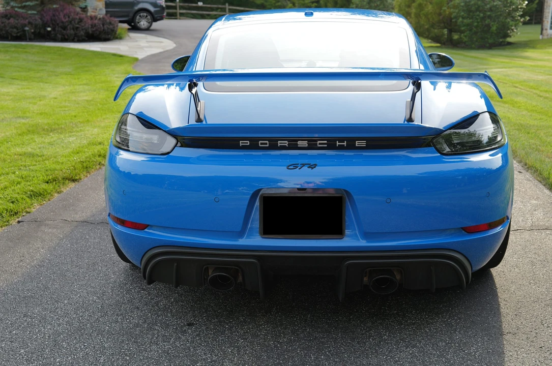 2023 Porsche 718 Cayman GT4 - Image 12 of 31