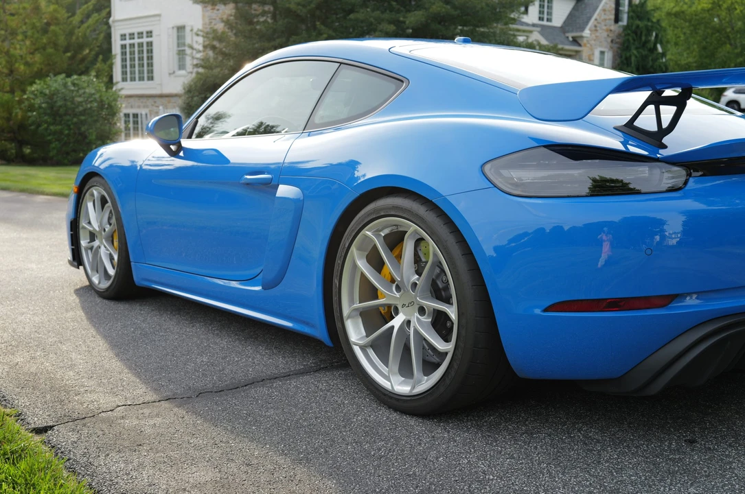 2023 Porsche 718 Cayman GT4 - Image 22 of 31