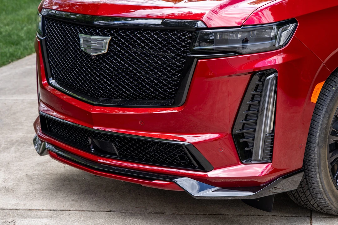 2023 Cadillac Escalade-V 5th Gen - Image 18 of 31