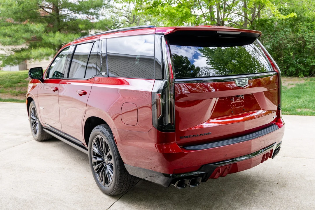 2023 Cadillac Escalade-V 5th Gen - Image 8 of 31
