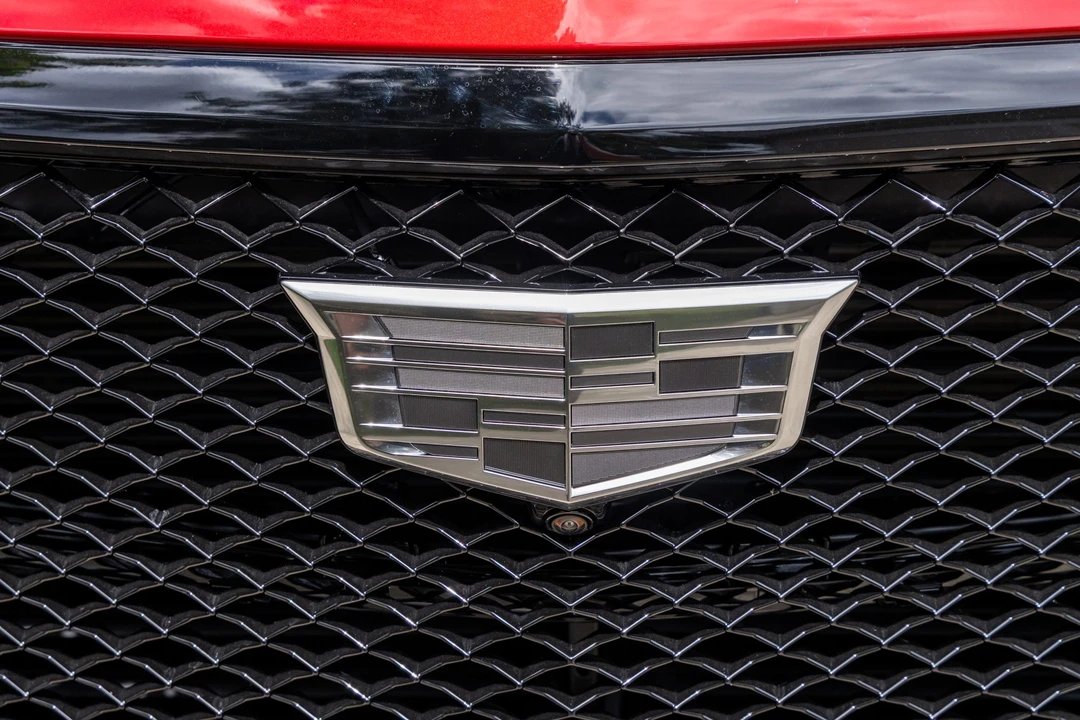2023 Cadillac Escalade-V 5th Gen - Image 15 of 31
