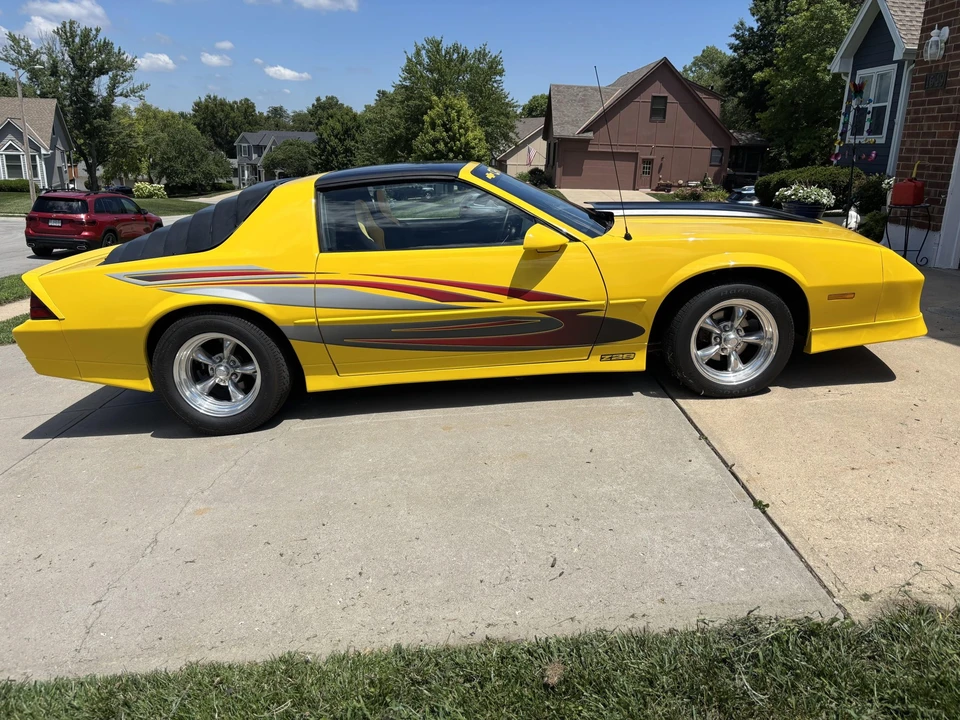 1986 Chevrolet Camaro 3rd Gen - Image 16 of 31