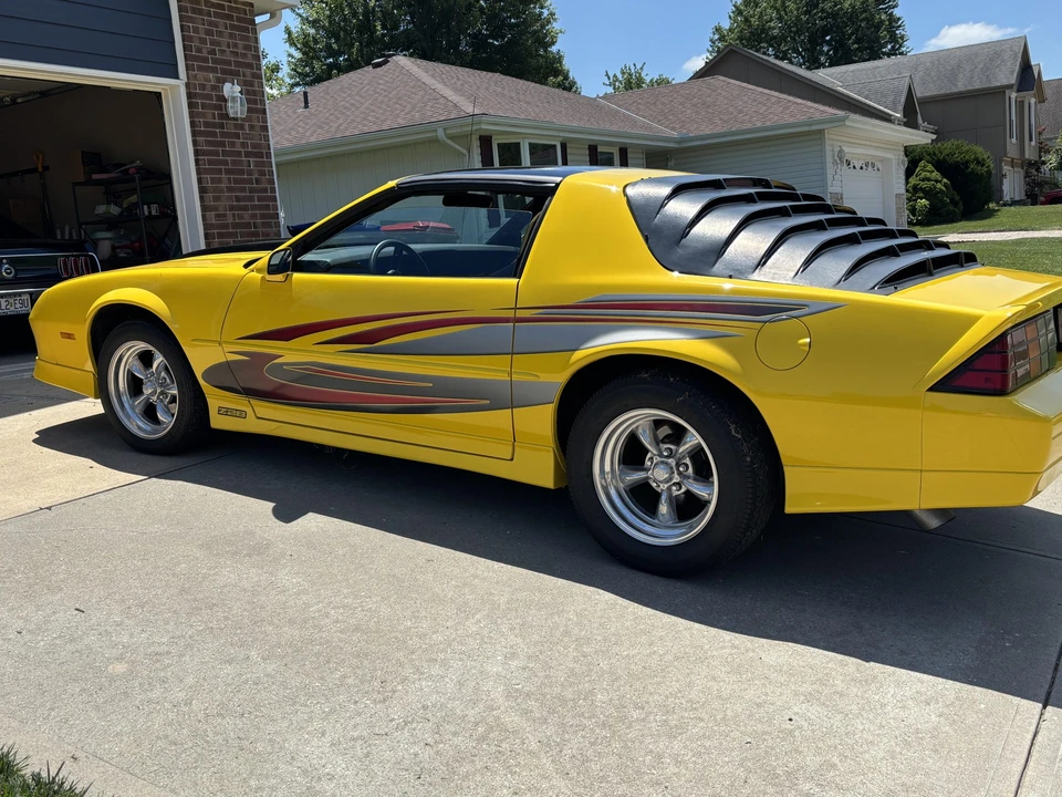 1986 Chevrolet Camaro 3rd Gen - Image 29 of 31