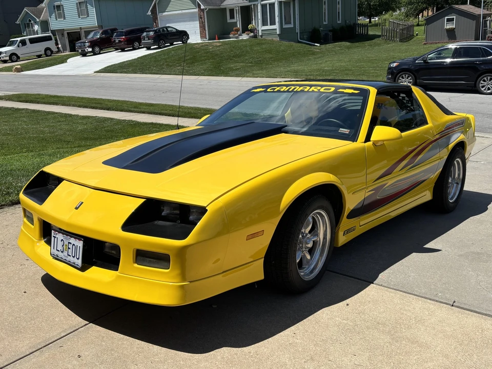 1986 Chevrolet Camaro 3rd Gen - Image 2 of 31
