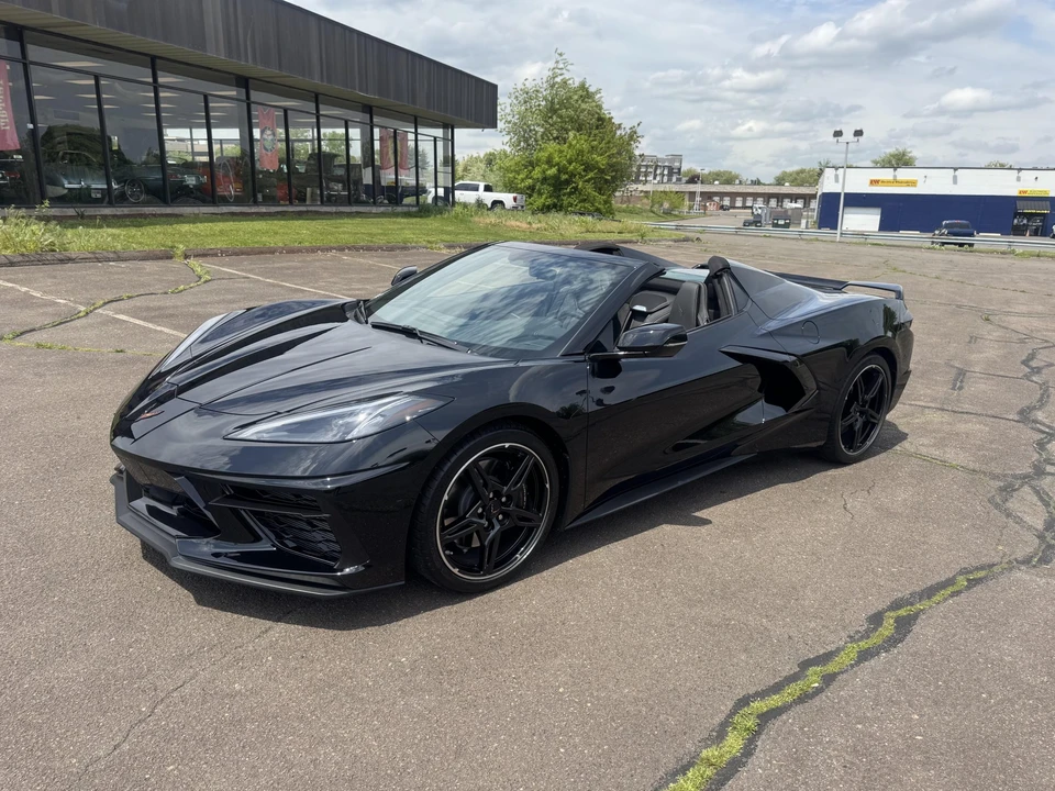 2022 Chevrolet Corvette C8 - Image 2 of 31
