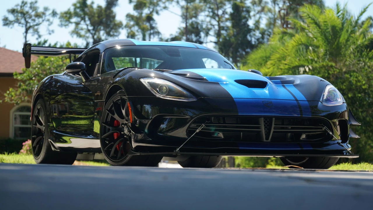 2017 Dodge Viper ACR 5th Gen - Image 2 of 31