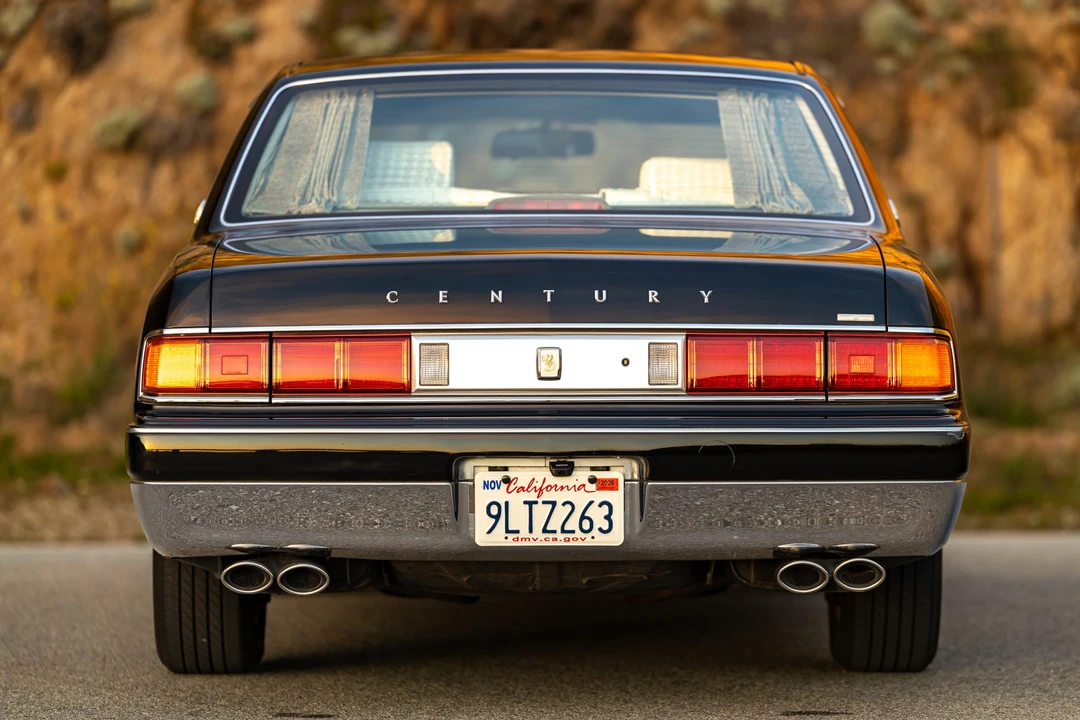 1997 Toyota Century - Image 11 of 31