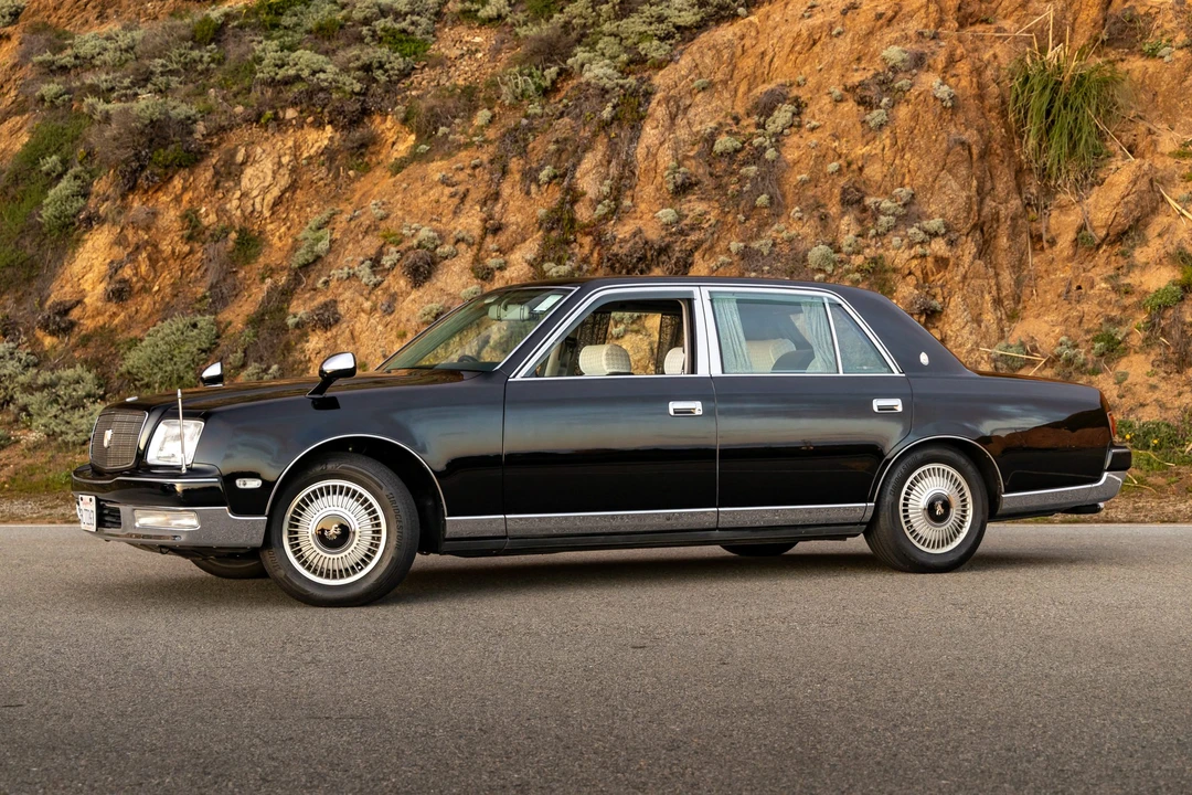 1997 Toyota Century - Image 3 of 31