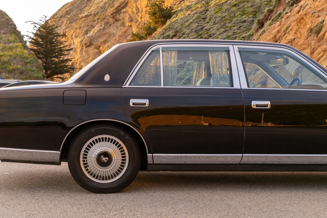 1997 Toyota Century - Image 29 of 31