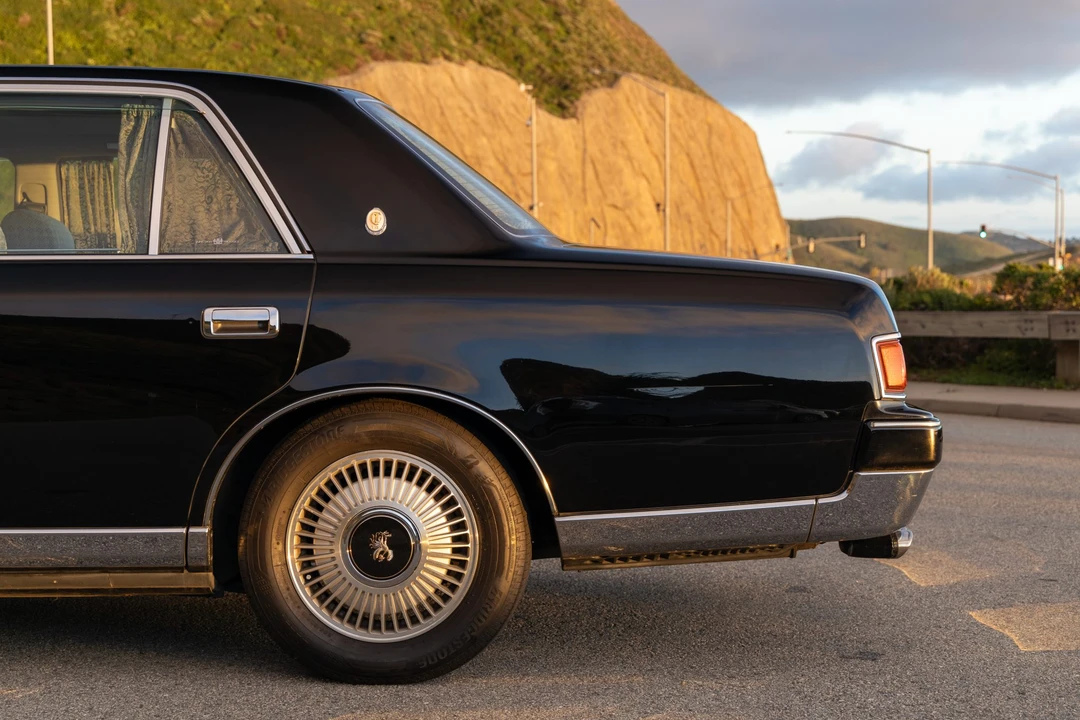 1997 Toyota Century - Image 27 of 31