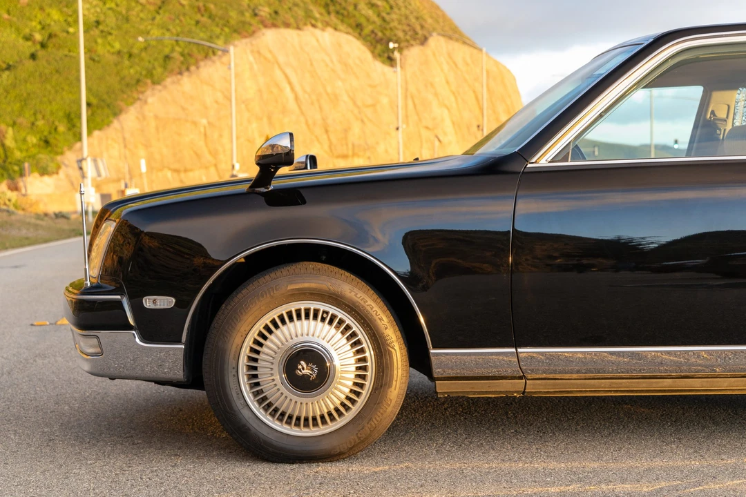 1997 Toyota Century - Image 24 of 31