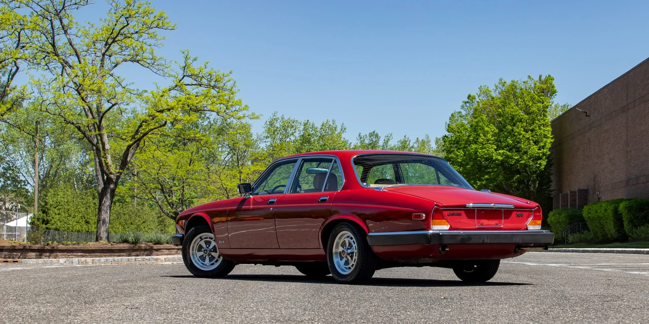 1982 Jaguar XJ Series 3 - Image 7 of 31