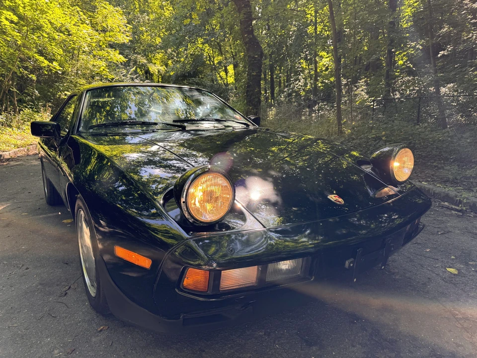 1985 Porsche 928 S - Image 2 of 31