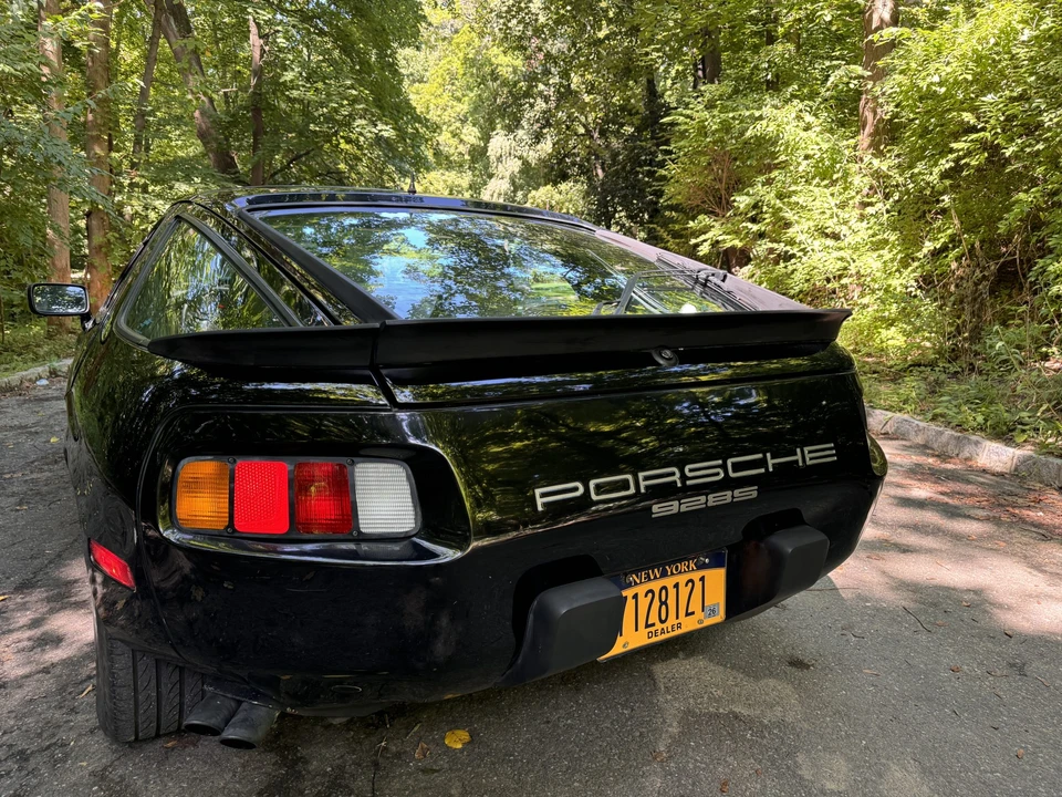 1985 Porsche 928 S - Image 12 of 31
