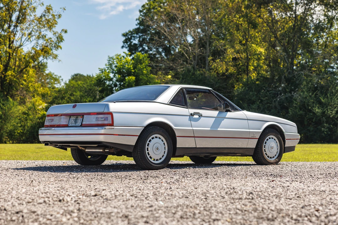 1987 Cadillac Allante - Image 10 of 31