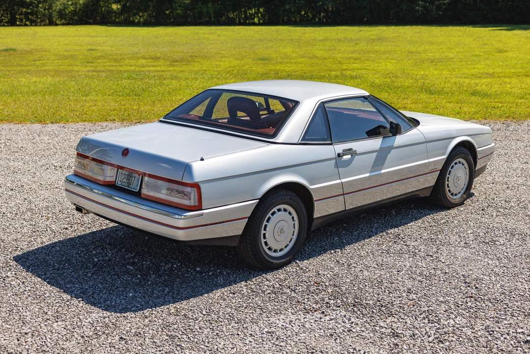 1987 Cadillac Allante - Image 8 of 31